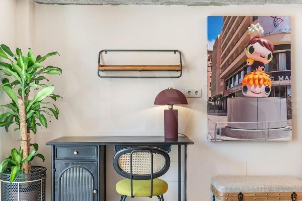 Appartement Pop Art Gem With Paintings By Local Artist By Rems *