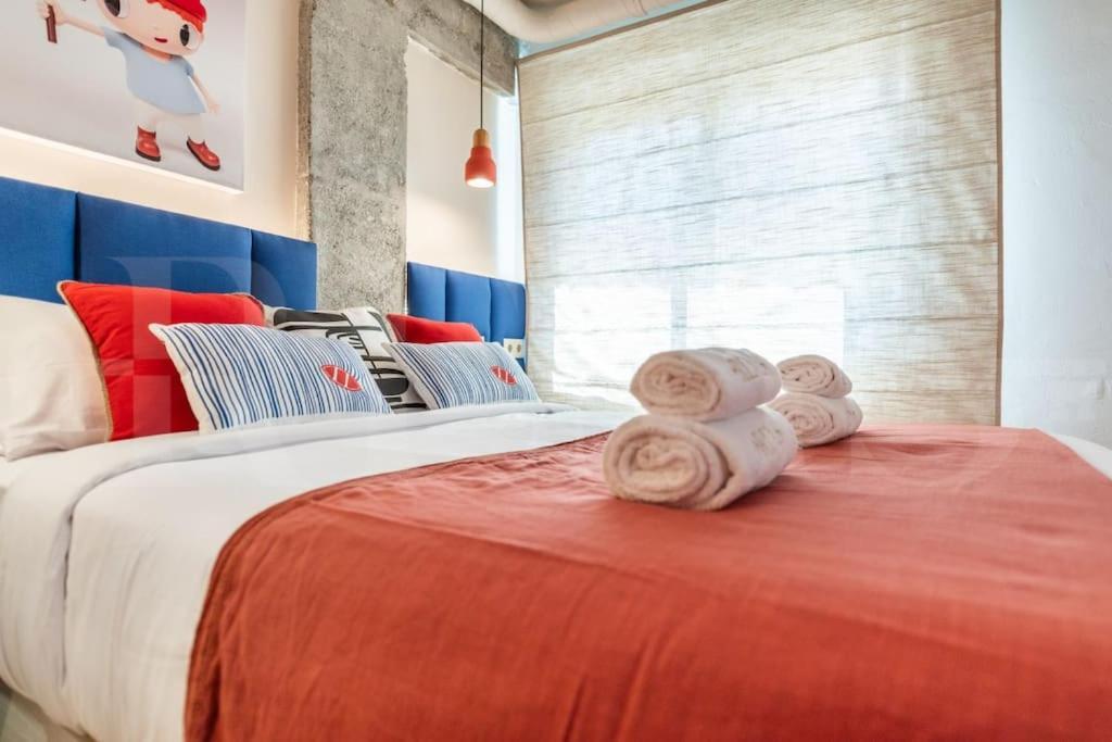 Appartement Pop Art Gem With Paintings By Local Artist By Rems