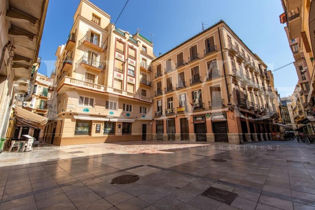 Appartement Pop Art Gem With Paintings By Local Artist By Rems Málaga