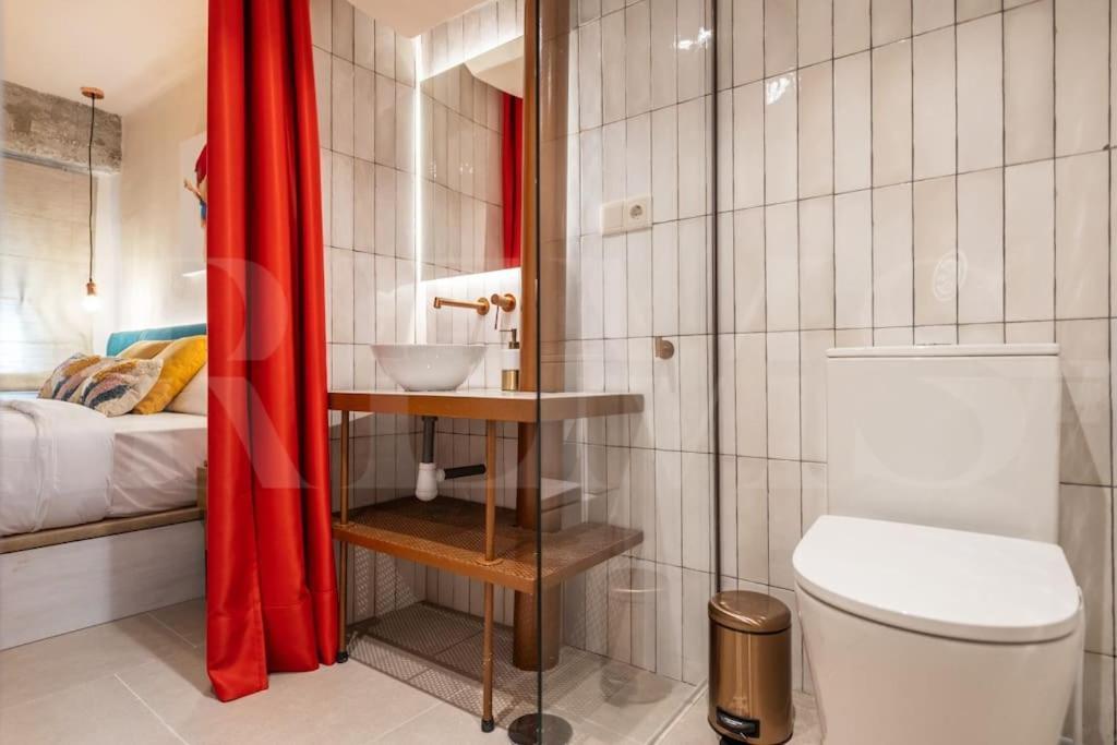 Pop Art Gem With Paintings By Local Artist By Rems Appartement Málaga
