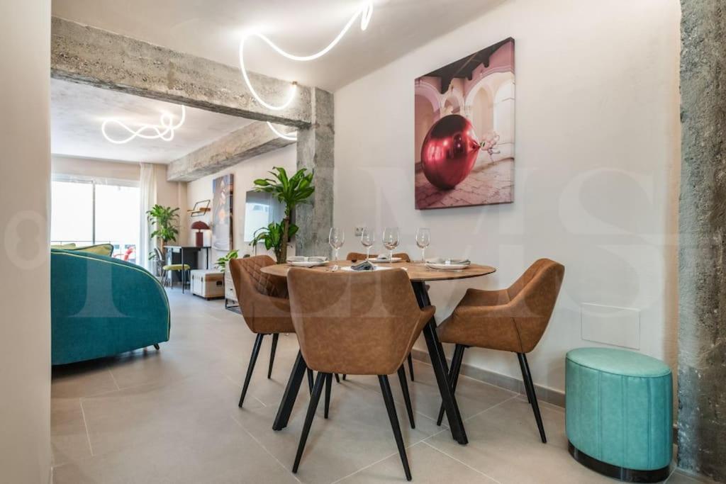 Apartment Pop Art Gem With Paintings By Local Artist By Rems Málaga