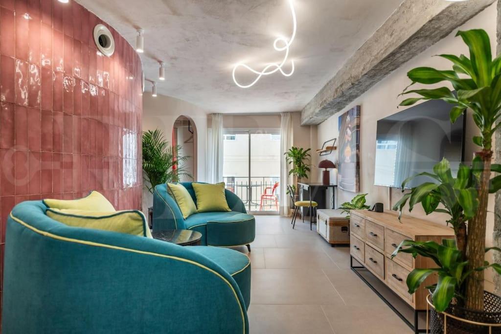Apartment Pop Art Gem With Paintings By Local Artist By Rems Málaga
